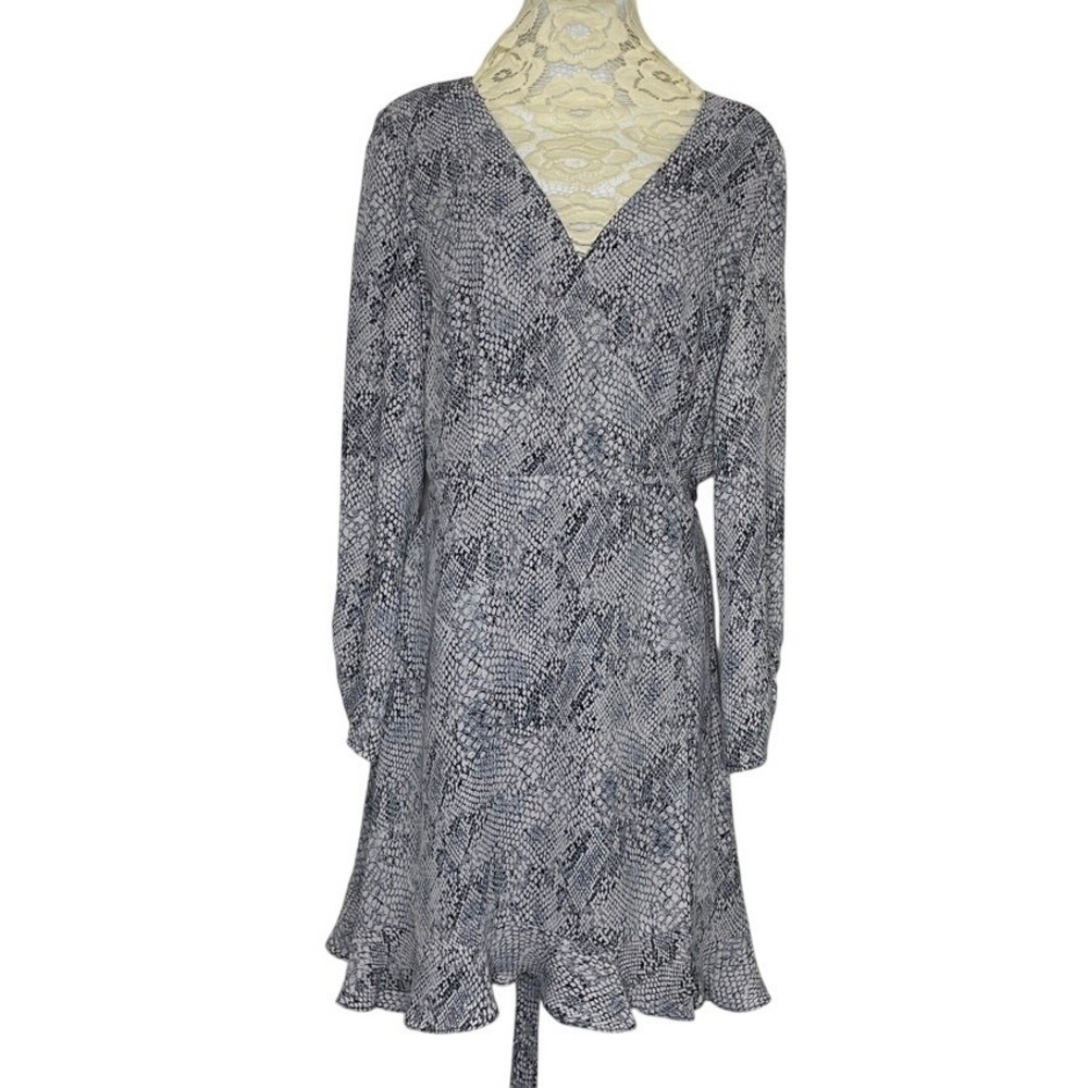 Gianni Bini Wrap Dress Womens Sz L Grey Snakeskin Print Ruffle Hem Night Out